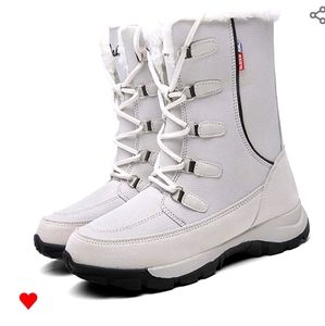 Womans Mid - calf Snow boots